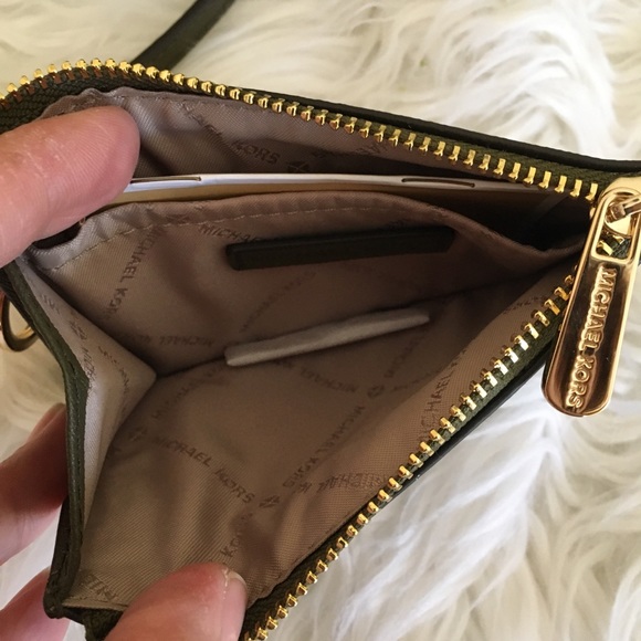 Michael Kors jet set crossbody with coin ID holder - Picture 5 of 7